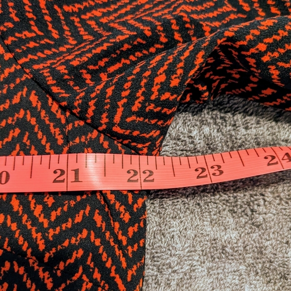 Chevron Print Blouse Roll Tab Sleeve Collared Button Down Tunic Top XXL NWT - Picture 6 of 8